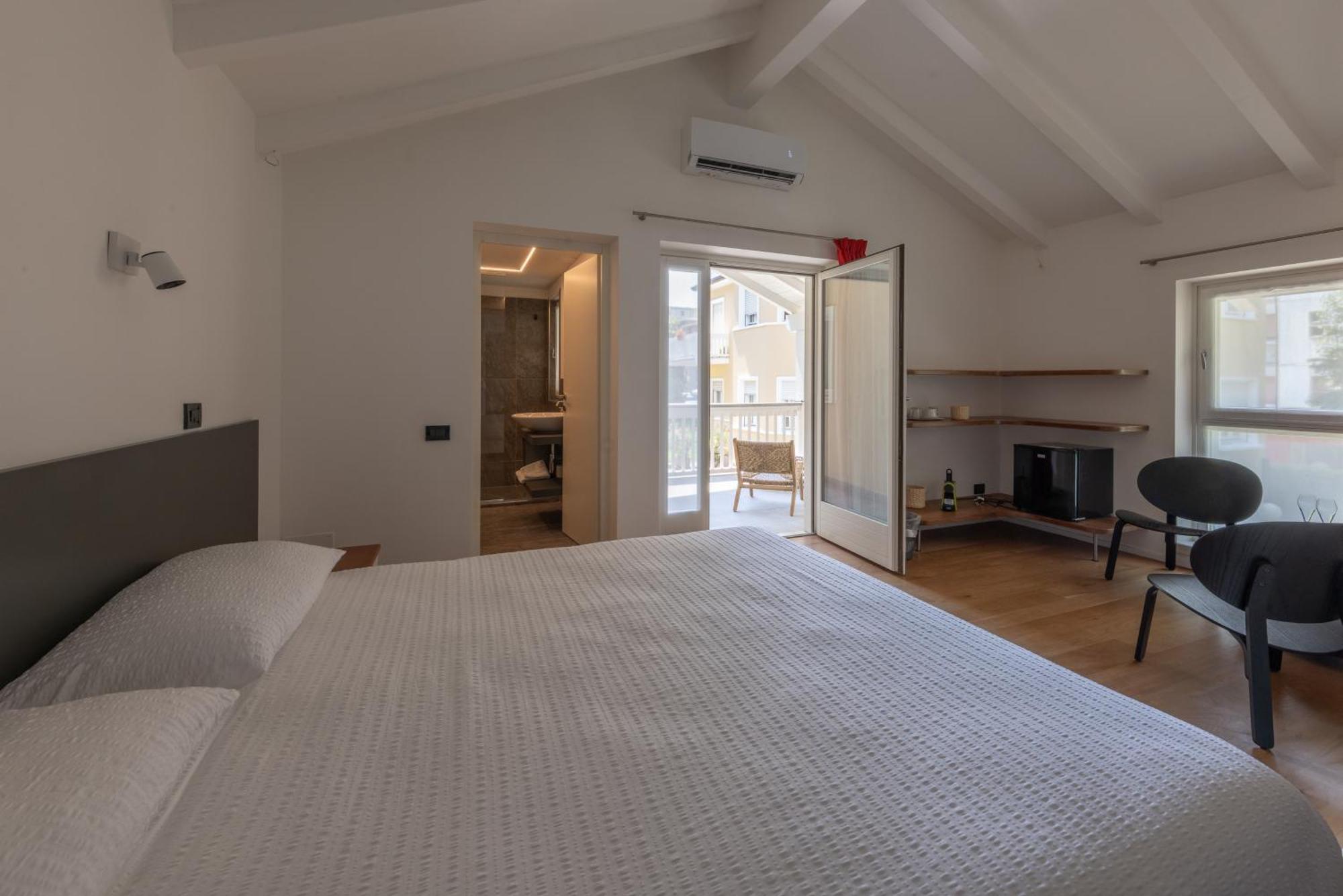 La Barchessa Loft & Rooms - Free Parking Тренто Екстериор снимка