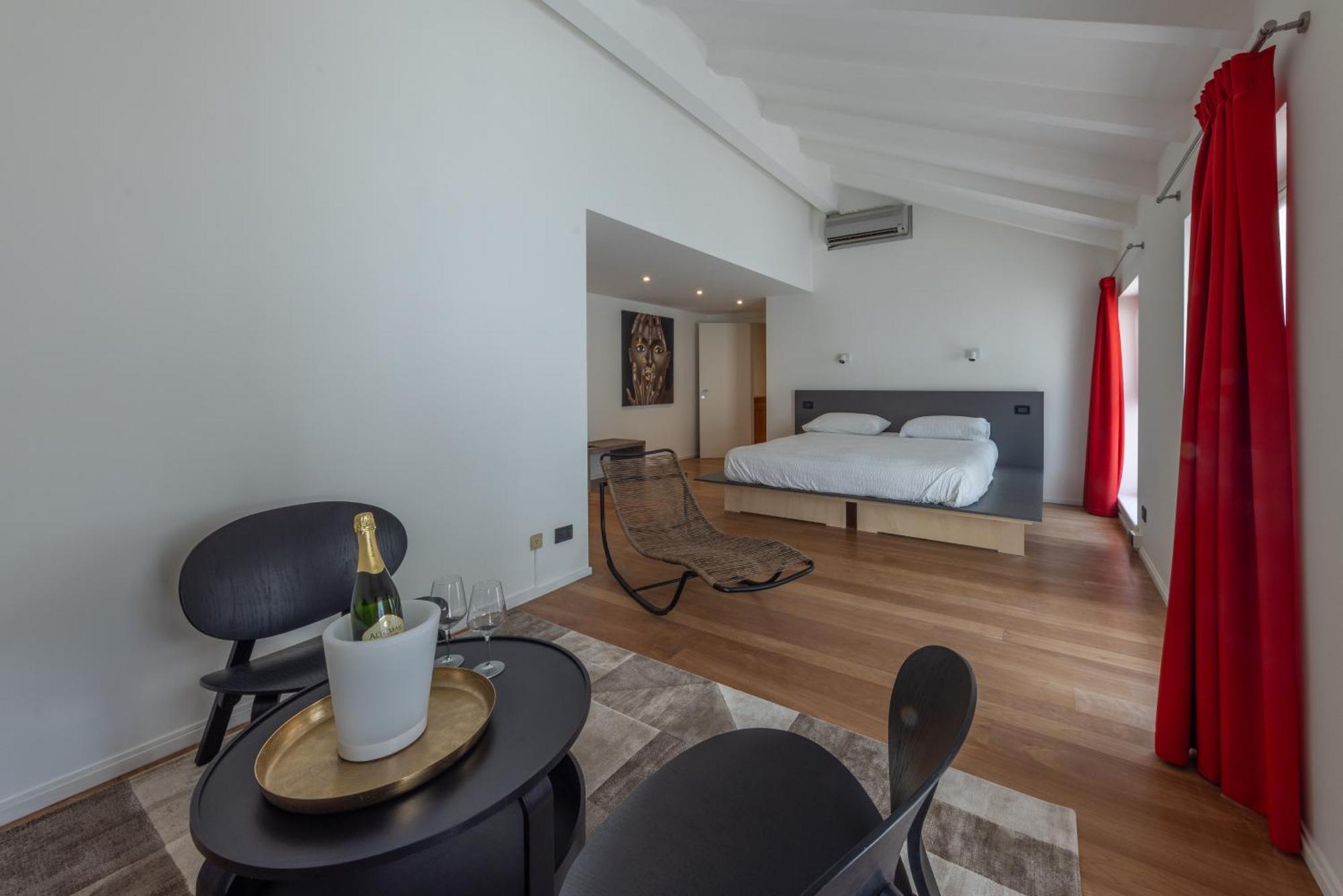 La Barchessa Loft & Rooms - Free Parking Тренто Екстериор снимка