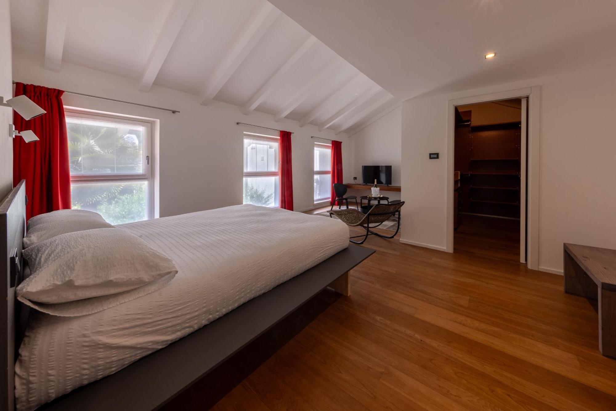 La Barchessa Loft & Rooms - Free Parking Тренто Екстериор снимка